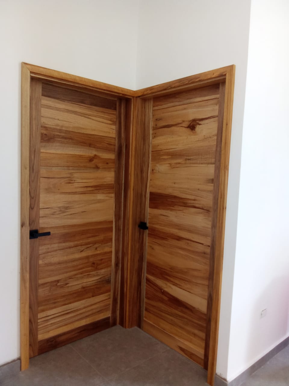 Puerta interior madera